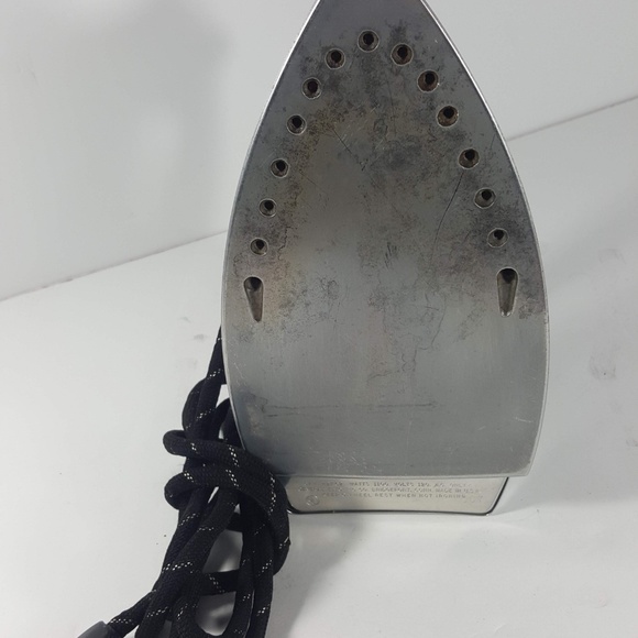 Vintage General Electric Steam Iron H2F62 - Picture 4 of 5
